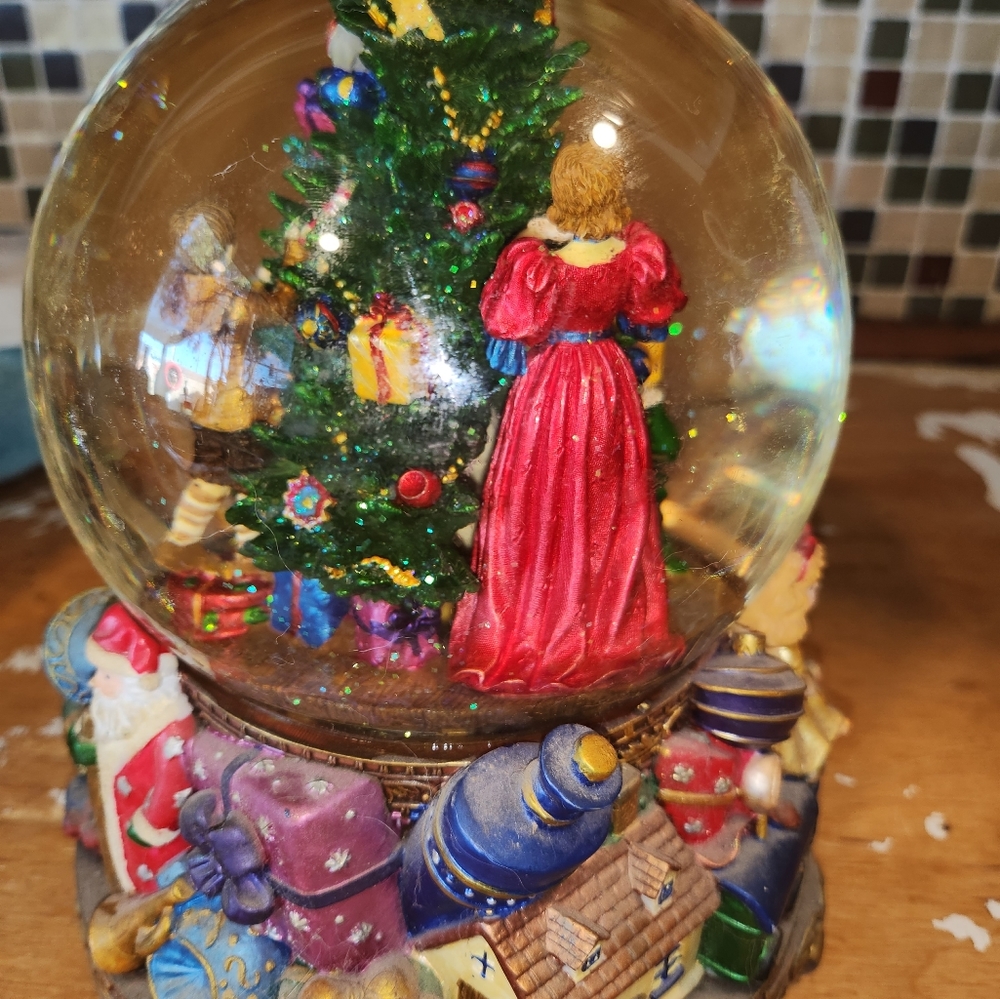 Christmas musical globes